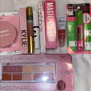 MAKE UP BUNDLE JEFFRY STAR SMASHBOX KYLE COVERGIRL MORPHE NEUTROGENA MAYBELLINE